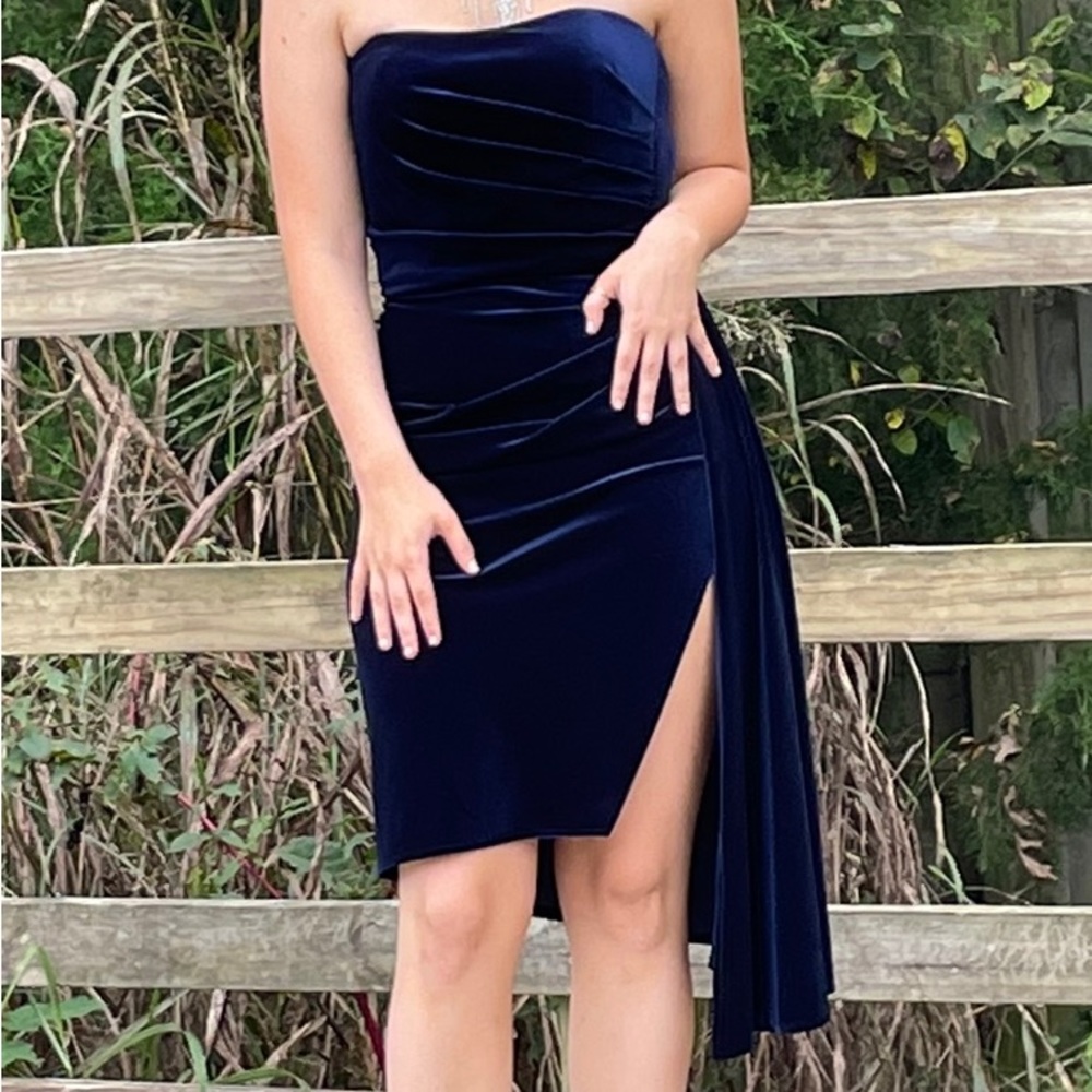 Homecoming Dress. Only worn once. Size 4. Navy blue. - Picture 2 of 3